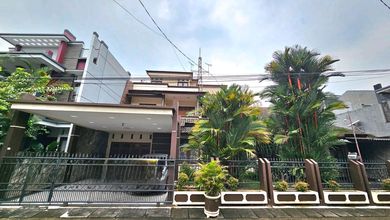 Rumah Prestisius di Kawasan Pondok Kelapa, Jakarta Timur, LB 550m², Harga 5,8 Miliar