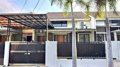 Rumah Siap Huni di Kawasan Harapan Indah, Bekasi, LT 144m²