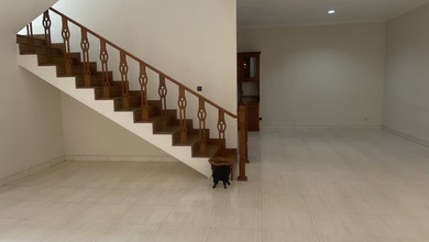 Rumah Mewah di Kebon Jeruk, Jakarta Barat, 4 KT, LT 390m²