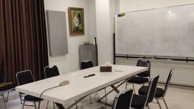 Gedung Kantor Minimalis, Bagus di Menteng, Jalan Lebar, Modern, Strategis