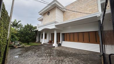 Rumah Area Premium Kemang, Jakarta Selatan - Harga Terbaik 25 Miliar