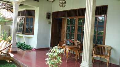 Hunian Mewah di Kebayoran Lama, Jakarta Selatan, 4 Kamar Tidur, LT 200m²