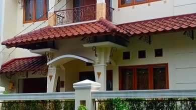 Rumah Prestisius di Kawasan Citra Grand, Jakarta Timur, LB 250m², Harga 3,5 Miliar