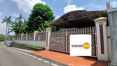 Rumah Mewah di Cipayung, Jakarta Timur, 6 KT, LT 1120m²