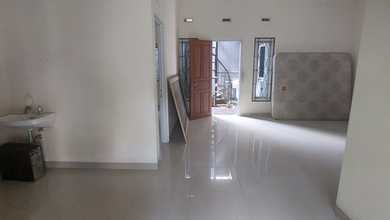 Rumah Dijual di Citra Grand, Jakarta Timur, LB 100m², Harga Kompetitif!