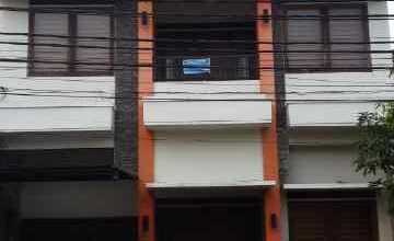 Jual Rumah Nyaman di Raffles Hills, Jakarta Timur - LT 128m²