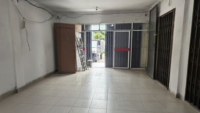 Ruko Hook Strategis Dekat Green Court Cocok untuk Bisnis di Pasar Bersih Cengkareng, Jakarta Barat