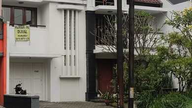 Rumah Mewah di Kawasan Mekar Wangi, Bandung, LB 900m², Harga 7 Miliar