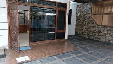 Kesempatan Rumah di Lengkong, Sukabumi, LB 86m², Harga 2 Miliar