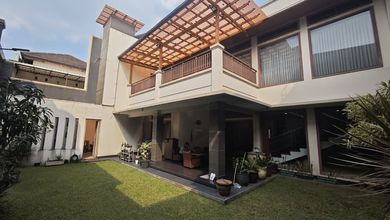 Rumah Prestisius di Kawasan Mekar Wangi, Bandung, LB 510m², Harga 9,5 Miliar
