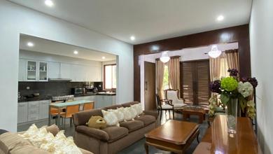Kesempatan Eksklusif, rumah Prestisius di Ciputat, Tangerang Selatan, LB 240m²