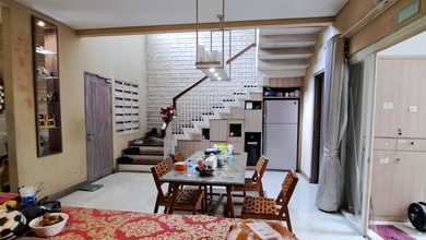 Rumah Elite di Kawasan BSD Nusaloka, Tangerang, LB 340m², Harga 3 Miliar