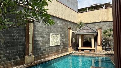 Rumah Prestisius di Kawasan Kota Wisata, Bogor, LB 316m², Harga 15,5 Miliar