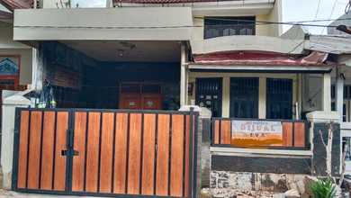 Kesempatan Rumah di Bintaro, Tangerang Selatan, LB 80m², Harga 900 Juta