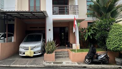 Rumah Elegan di Bintaro, Jakarta Selatan, 3 KT, LT 200m²