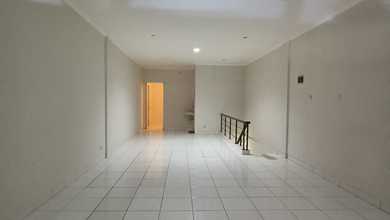 Disewakan Ruko 2 Lantai Cocok untuk Usaha di Kota Wisata