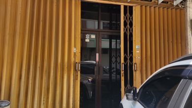 Disewakan Ruko Di Tengah Kota Surabaya Selatanterawat Siap Pakai Keamanan 24 Jam Kiri Kanan Byk Resto Dan Cafe