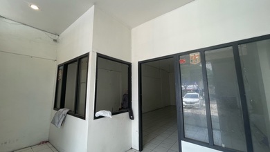 Dijual Ruko Dibawah NJOP. Bagus dan Strategis. di Jalan Raya