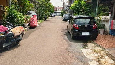 Dijual Rumah Strategis di Villa Melati Mas, Tangerang Selatan - LT 72m²
