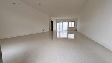 Penawaran Eksklusif, rumah Prestisius di Pantai Indah Kapuk, Jakarta Utara, LB 400m²