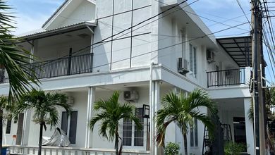 Kesempatan Eksklusif, rumah Mewah di Bekasi, Bekasi, LB 350m²