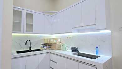 Kesempatan Rumah di Bekasi Barat, Bekasi, LB 120m², Harga 1,3 Miliar