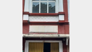 Disewakan Ruko Perkantoran di Madrid Sebreang Pasar Modern