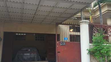 Hunian Mewah di Sambikerep, Surabaya, 6 Kamar Tidur, LT 369m²