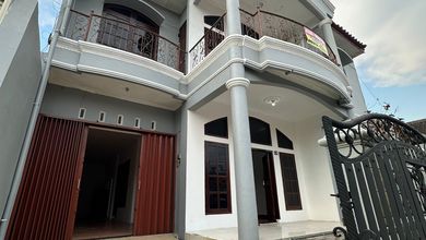 Rumah Sewa Murah Lokasi Semarang Timur, Semarang, LB 330m²