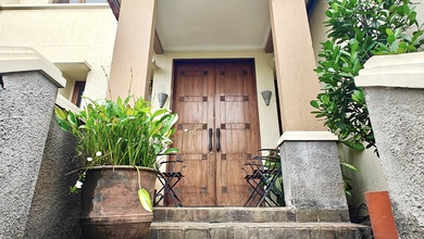 Rumah Mewah di Kawasan Kebon Jeruk, Jakarta Barat, LB 400m², Harga 8,5 Miliar