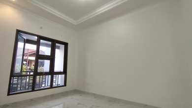 Rumah Dijual di Duren Sawit, Jakarta Timur, LB 140m², Harga Kompetitif!