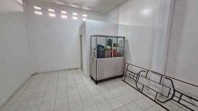 Disewakan 2 unit  ruko gandeng 2lantai  lokasi Di duren sawit jakarta timur