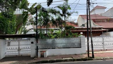 Rumah Area Luxury Menteng, Jakarta Pusat - Harga Menarik 55 Miliar