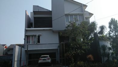 Kesempatan Eksklusif, rumah Prestisius di Duta Garden, Tangerang, LB 523m²