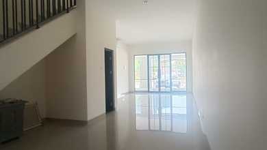 Ruko 3 Lantai Siap Pakai Hadap Jalan Raya di Gading Serpong