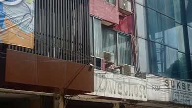 Ruko 4 Lantai Lokasi di Jalan Utama Sangat Strategis, Mampang