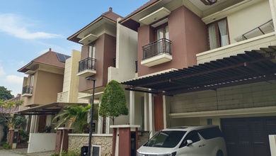 Rumah Mewah di Kawasan Pejaten, Jakarta Selatan, LB 215m², Harga 6,7 Miliar