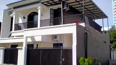 Promo Rumah di Ciputat, Tangerang Selatan, LB 180m², Harga 2,5 Miliar