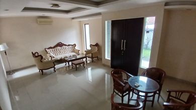 Dikontrakkan Rumah Terjangkau di Kemang, Jakarta Selatan, LT 545m²