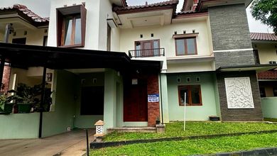 Penawaran Eksklusif, rumah Prestisius di Ciputat, Tangerang Selatan, LB 125m²