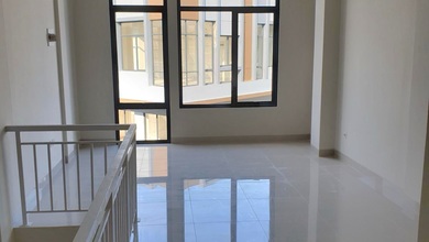 Ruko Siap AJB 2 Lantai Hadap Timur Laut Siap Pakai di BSD Tangsel