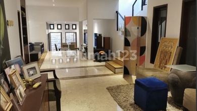 Hunian Elegan di Menteng, Jakarta Pusat, 4 Kamar Tidur, LT 300m²