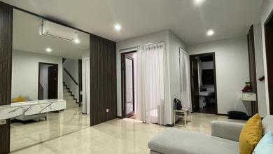 Rumah Prestisius di Kawasan BSD, Tangerang Selatan, LB 195m², Harga 6 Miliar