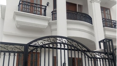 Kesempatan Eksklusif, rumah Mewah di Duren Sawit, Jakarta Timur, LB 100m²
