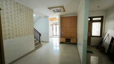 Penawaran Langka, rumah Mewah di Metland Menteng, Jakarta Timur, LB 300m²