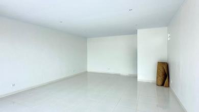 Ruang-Usaha Dekat Pusat Perbelanjaan Dalung