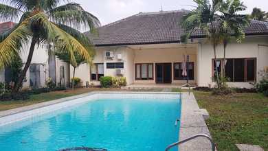 Rumah Siap Huni di Kemang, Jakarta Selatan, LT 1050m², Harga 700 Juta /tahun