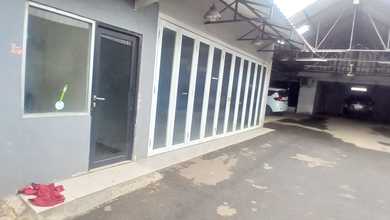 Dikontrakkan Gudang Kecil / Work Shop Strategis Dipinggir Jalan di Cipinang Muara Jakarta Timur