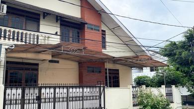 Penawaran Langka, rumah Mewah di Pondok Kelapa, Jakarta Timur, LB 180m²
