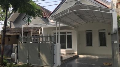 Jual Rumah Strategis di Sektor 5 - Bintaro, Tangerang Selatan - LT 90m²